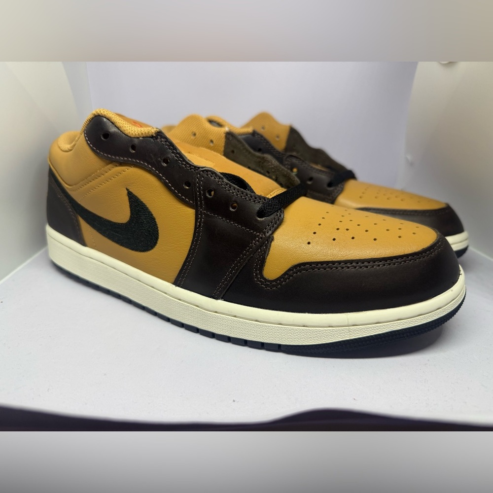 Jordan 1 Low SE Flax Baroque Brown